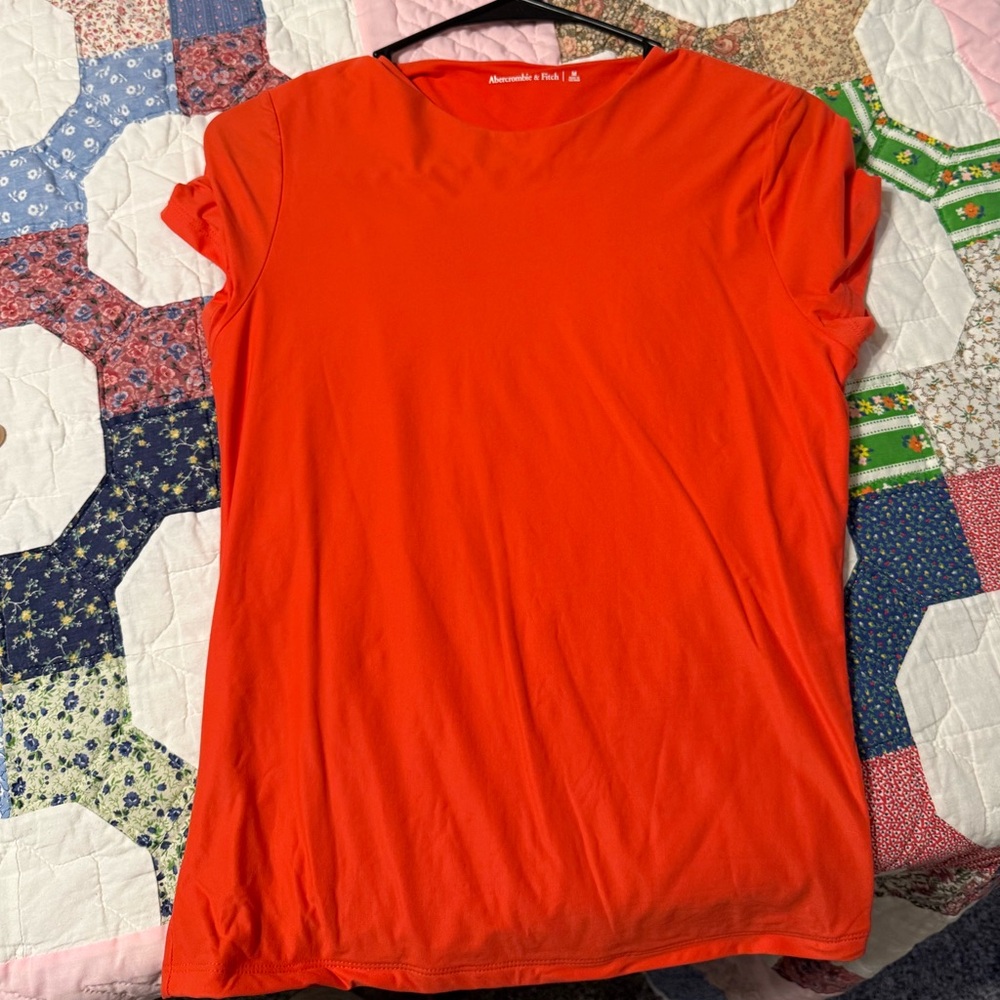 ABERCROMBIE Seamless Shirts NEVER WORN Pack of 2
